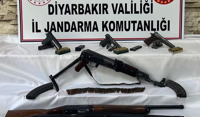 Diyarbakır’da 5 adreste silah operasyonu