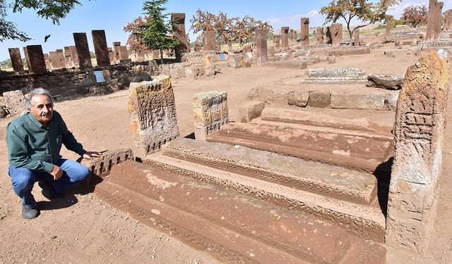 Ahlat'ta tarihi izler: 6 yeni sanduka mezar ortaya çıktı