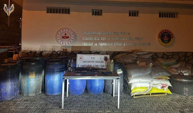 Gaziantep’te sahte alkol operasyonu,4.500 litre alkol ve silahlar bulundu