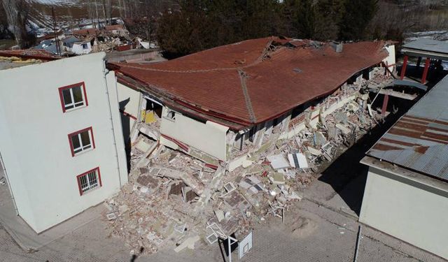 Eğitim Sen'den deprem bölgesi İçin uyarı: "Kamu kaynakları Devlet okullarına yönlendirilmeli"