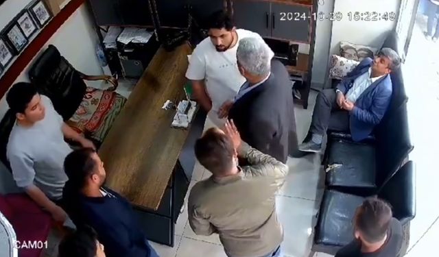 Şanlıurfa'da dükkan sahibinin kiracılarla kavgası kameralara yansıdı