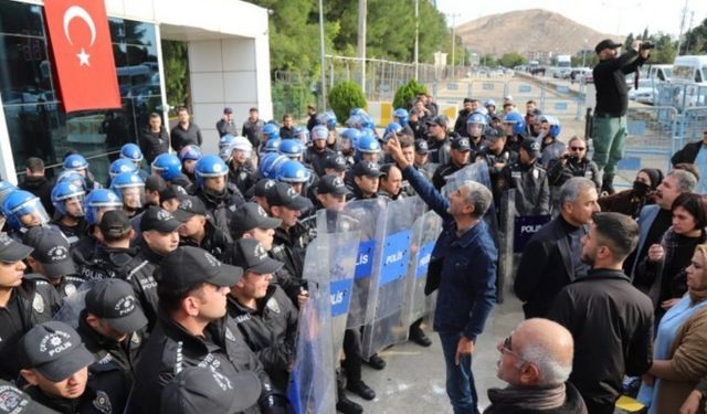 Mardin'de kayyım protestolarına katılan 2 Kişi cezaevine gönderildi