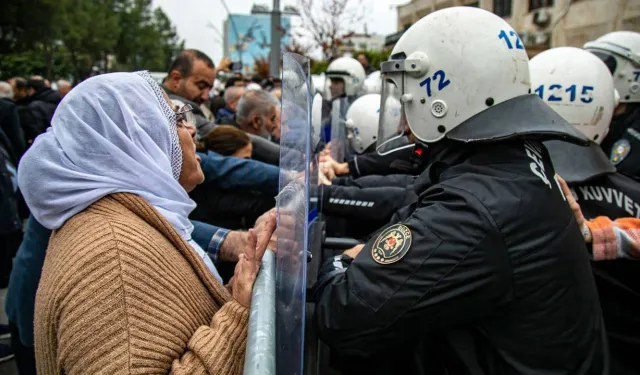 DİSK, KESK, TMMOB ve TTB’den kayyım atamalarına sert protesto