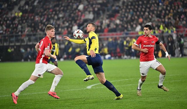 Fenerbahçe, UEFA Avrupa Ligi'nde AZ Alkmaar'a 3-1 yenildi