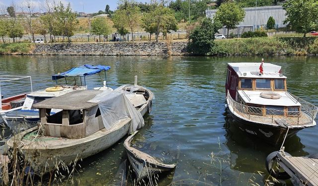 İstanbul'da tekne içinde hareket etmeyen erkek cesedi