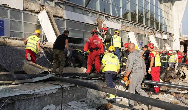 Sırbistan’da tren garında feci çökme: 13 kişi enkaz altında can verdi