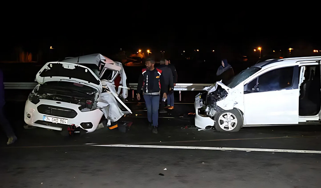 Kars'ta meydana gelen trafik kazasında 2 kişi hayatını kaybetti