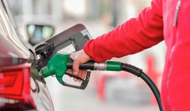 Benzine zamdan sonra indirim geldi