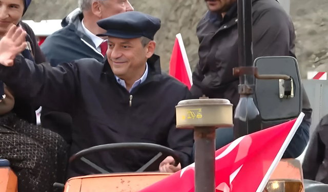 CHP Yozgat mitinginde ezber bozuldu, Traktörle gelen Özel’den sert mesajlar