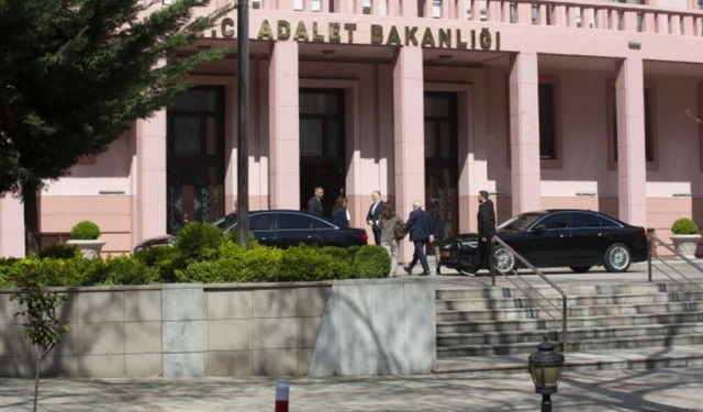 DEM Parti Heyeti ile Adalet Bakanı Tunç arasında kritik görüşme başladı