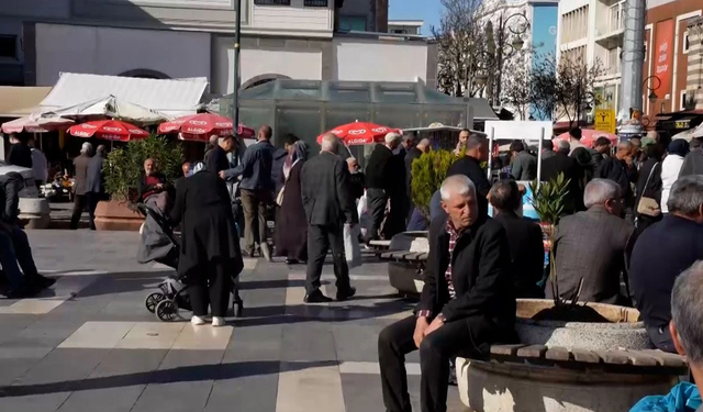 Diyarbakır’da mikrofon vatandaşta: “En çok hangi meslek yalan söylüyor?”
