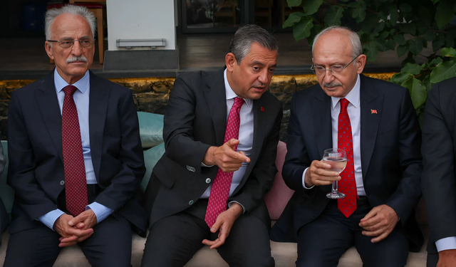 Özgür Özel, Eski CHP Genel Başkanlarını kurultaya davet etti