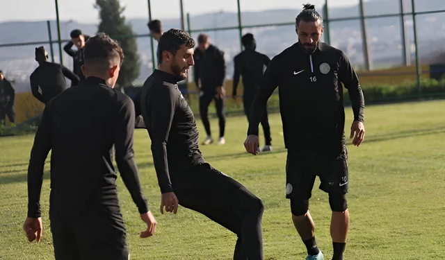 Şanlıurfaspor futbolcuları ödemelerin gecikmesi nedeniyle antrenmana çıkmıyor