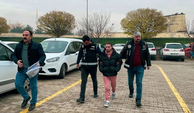 Van'da sahte sağlık hizmeti: 2 kişi gözaltına alındı, tıbbi ekipmanlar ele geçirildi