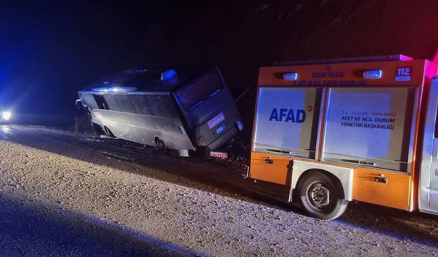 Yozgat-Çorum yolu üzerinde otobüs kazası: 23 yolcu hastaneye kaldırıldı
