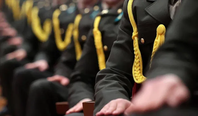 Cumhurbaşkanı'na TSK'dan subay ayırma yetkisi getiren teklif mecliste