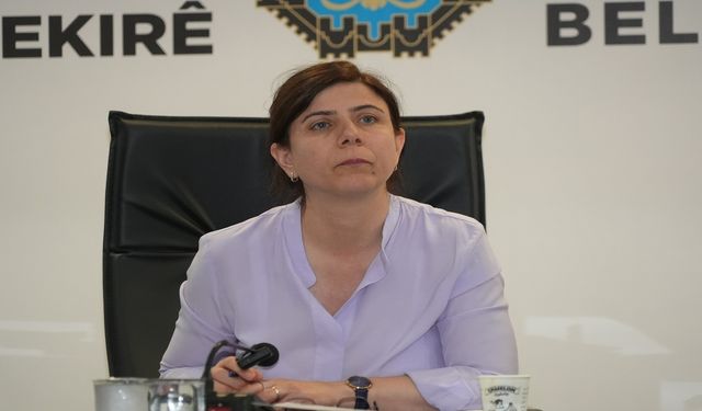 Bucak, Sur'daki muhtarlarla bir araya gelerek ihtiyaçları dinledi
