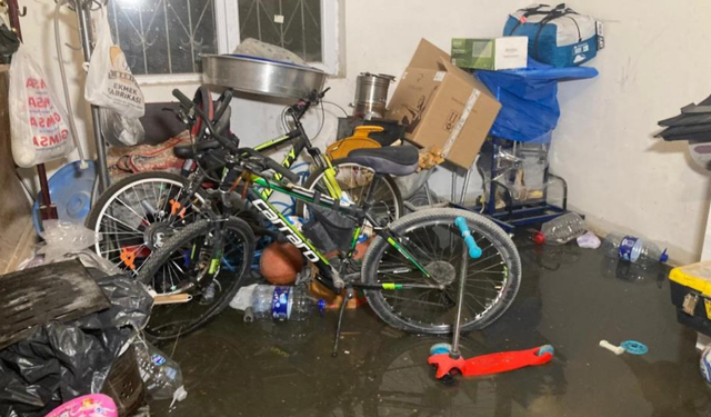 Ankara’da sağanak yağış sele yol açtı, evler suyla doldu