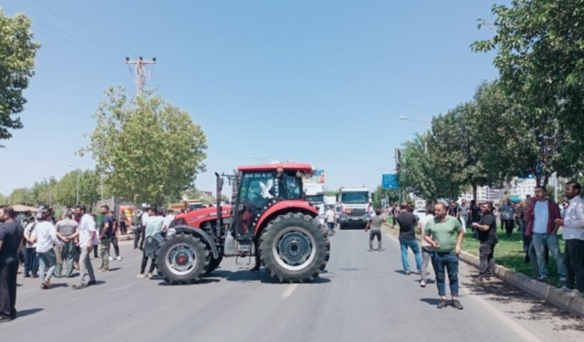 Urfa'da elektrik kesintilerine karşı protesto