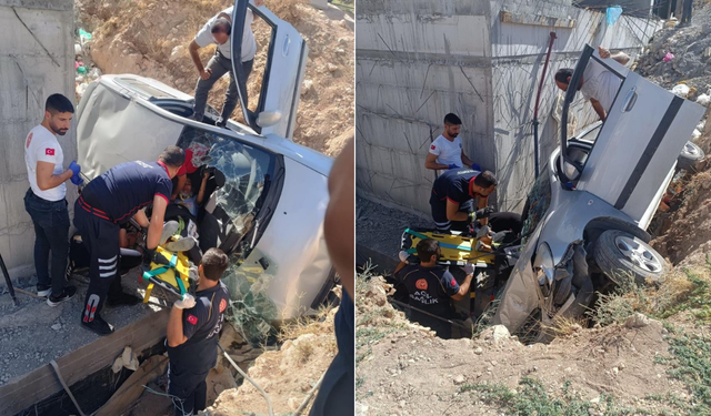 Direksiyon hakimiyetini kaybeden sürücü inşaat boşluğuna düştü