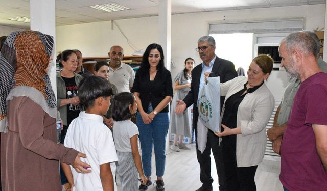 Diyarbakır'da 1500 çocuğa çanta ve kırtasiye desteği