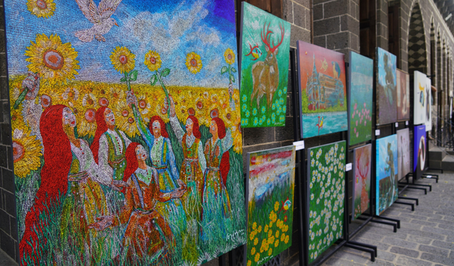Diyarbakır'da iki önemli sanat sergisi açıldı