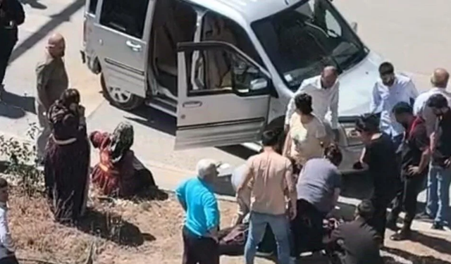 Hakkari’de fren arızası nedeniyle çekici 6 araca çarptı