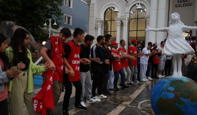 Van’da kayyım protestosu 43. gününde: İşçiler direnişi sürdürüyor
