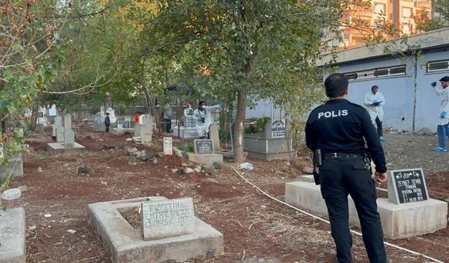 Mezarlıkta korkunç olay: Bebek cesedi bulundu