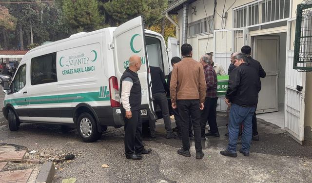 Ders çıkışı kalp krizi geçiren öğretmen hayatını kaybetti