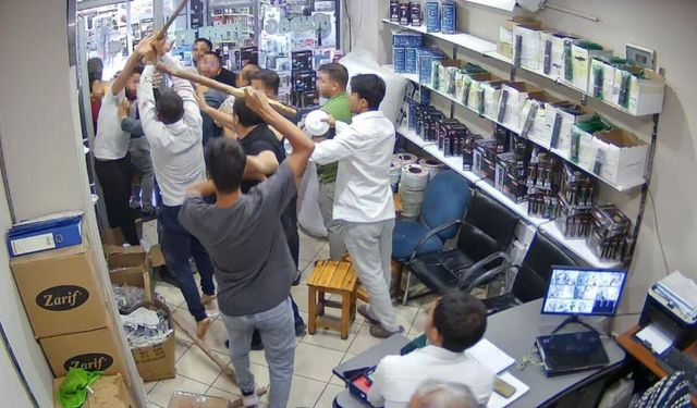 Haraç kavgası otel önünde alevlendi: Sopalar çekildi