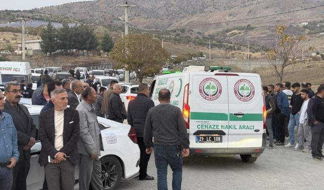 Kulp’ta hayatını kaybeden 3 işçi Diyarbakır’da toprağa verildi