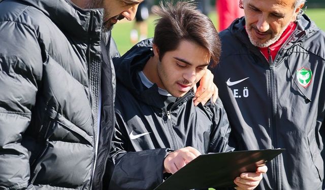 Amedspor antrenmanında özel misafir: Zınar takımı yönetti