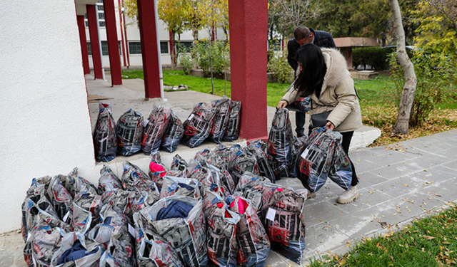 Diyarbakır’da gönüllü öğretmenlerden yetim ve öksüzlere destek