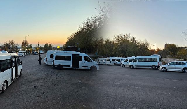 Diyarbakır’daki asırlık durakta büyük çile: Şoförler sığınacak yer arıyor