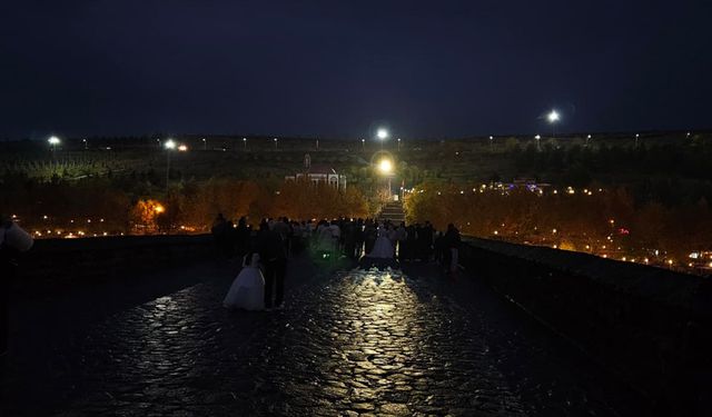 Diyarbakır’ın tarihi köprüsü karanlıkta kaldı