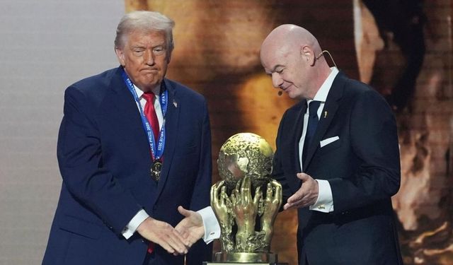FIFA Barış Ödülü'nün ilk sahibi Donald Trump oldu