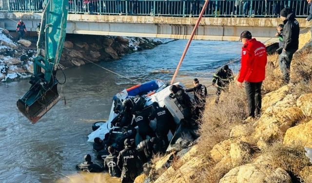 Şanlıurfa'da okul yolunda can pazarı: 3 çocuk öldü, baba kayıp
