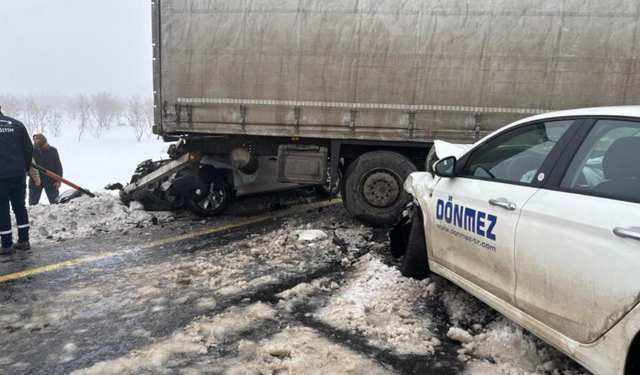 Diyarbakır yolunda feci kaza: Yaralılar var!