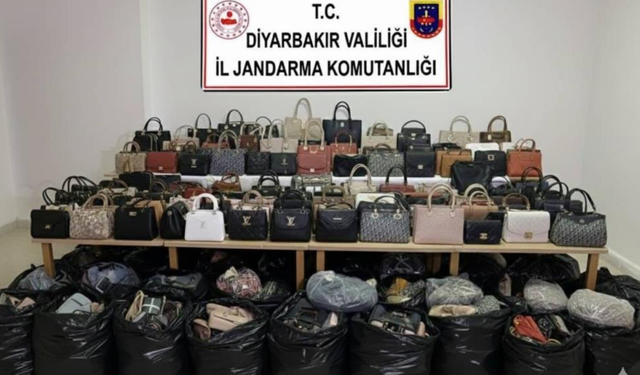 Diyarbakır’da kaçak sigara, silah ve tarihi objeler ele geçirildi