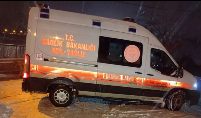 Diyarbakır’da yolda kalan ambulans için seferberlik