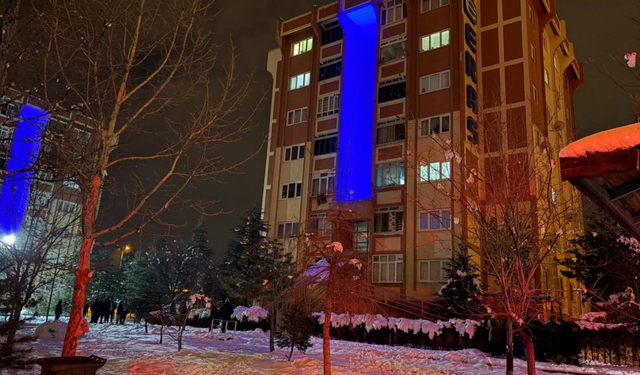 Karnesinde 3 zayıfı olan öğrenci yaşamına son verdi