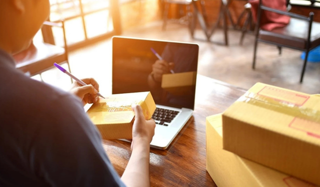 Posta ve hızlı kargoda gümrük limitleri yükseltildi