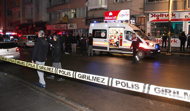 Bir evde 2'si kadın 3 kişi silahla vurulmuş halde bulundu