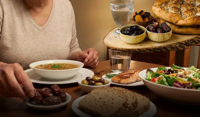 Ramazan’da hatalı beslenmeye dikkat