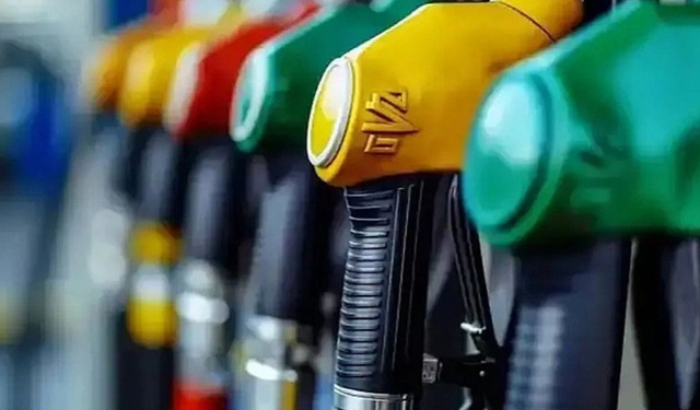 Gece yarısı beklenen motorin zammı gelmedi