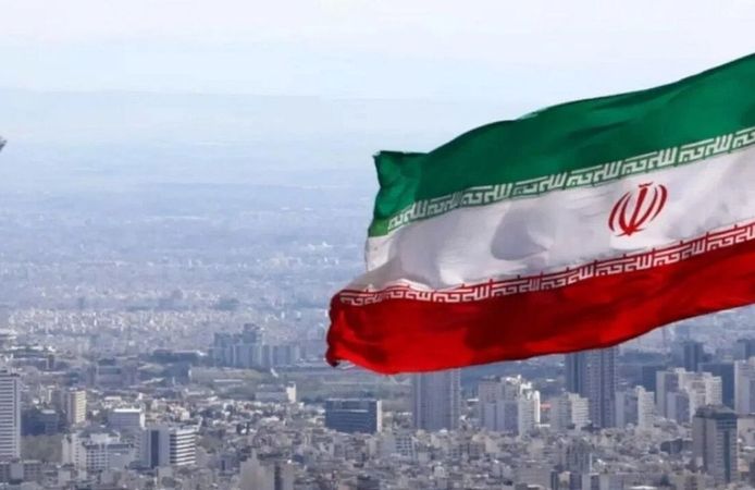 12 İslam ülkesi Riyad'da bir araya geldi: İran'a ortak çağrı