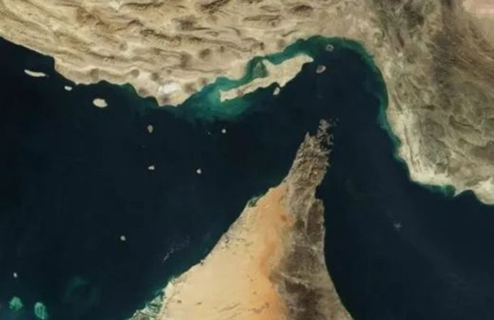 Hürmüz Boğazı'nda Türk bayraklı gemiye izin çıktı