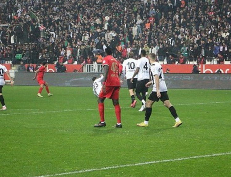 Amedspor 2  Manisa FK 0 maçın geniş özeti