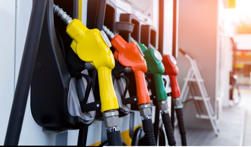 Benzine ve motorine yine zam geldi